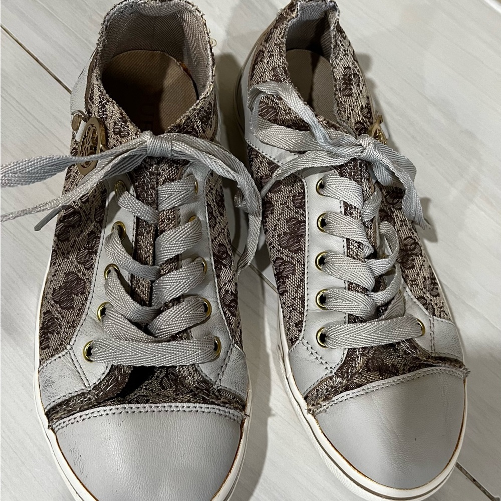 Unique Guess Lace-Up Runners Size 7 - Picture 2 of 6